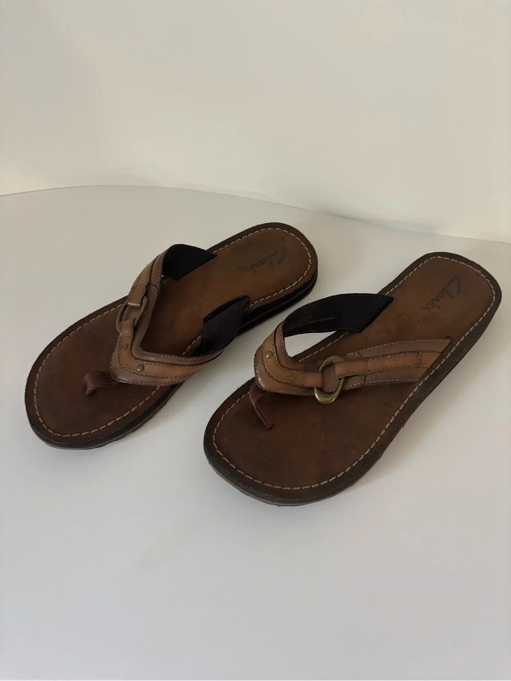 Clarks Women's Brown Leather Thong Sandals with Black Outsole